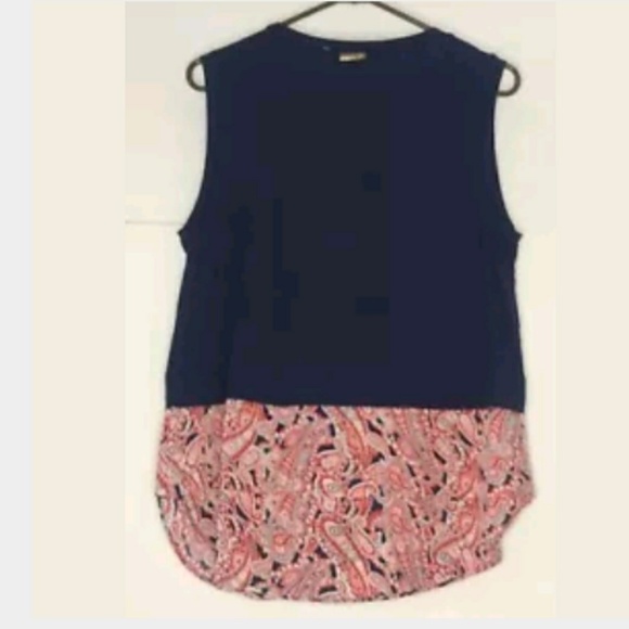 SOLD-Michael KORS Top - Picture 3 of 3